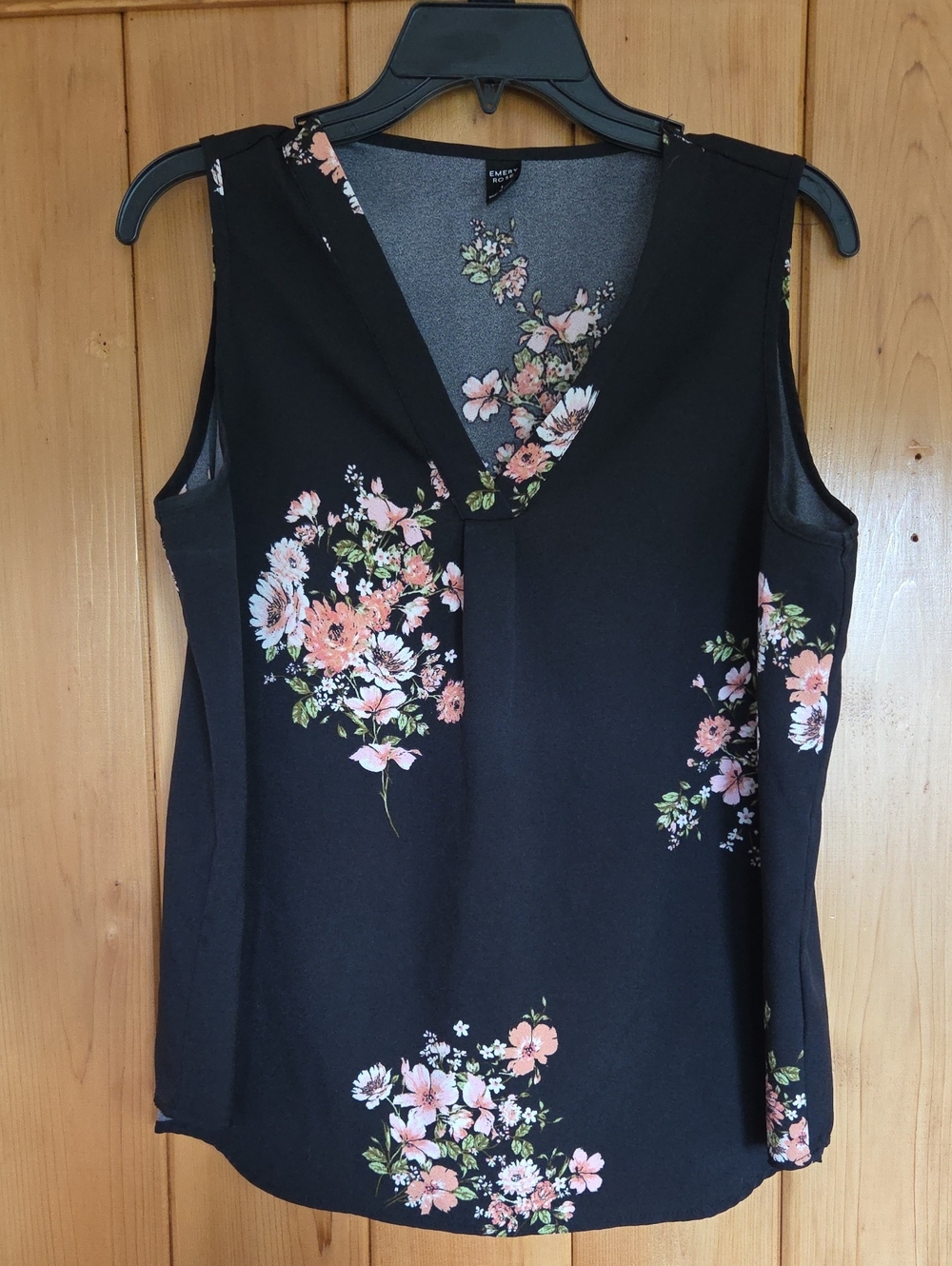 EMERY ROSE Black Sleeveless V-Neck Camisole with Pink Floral Print